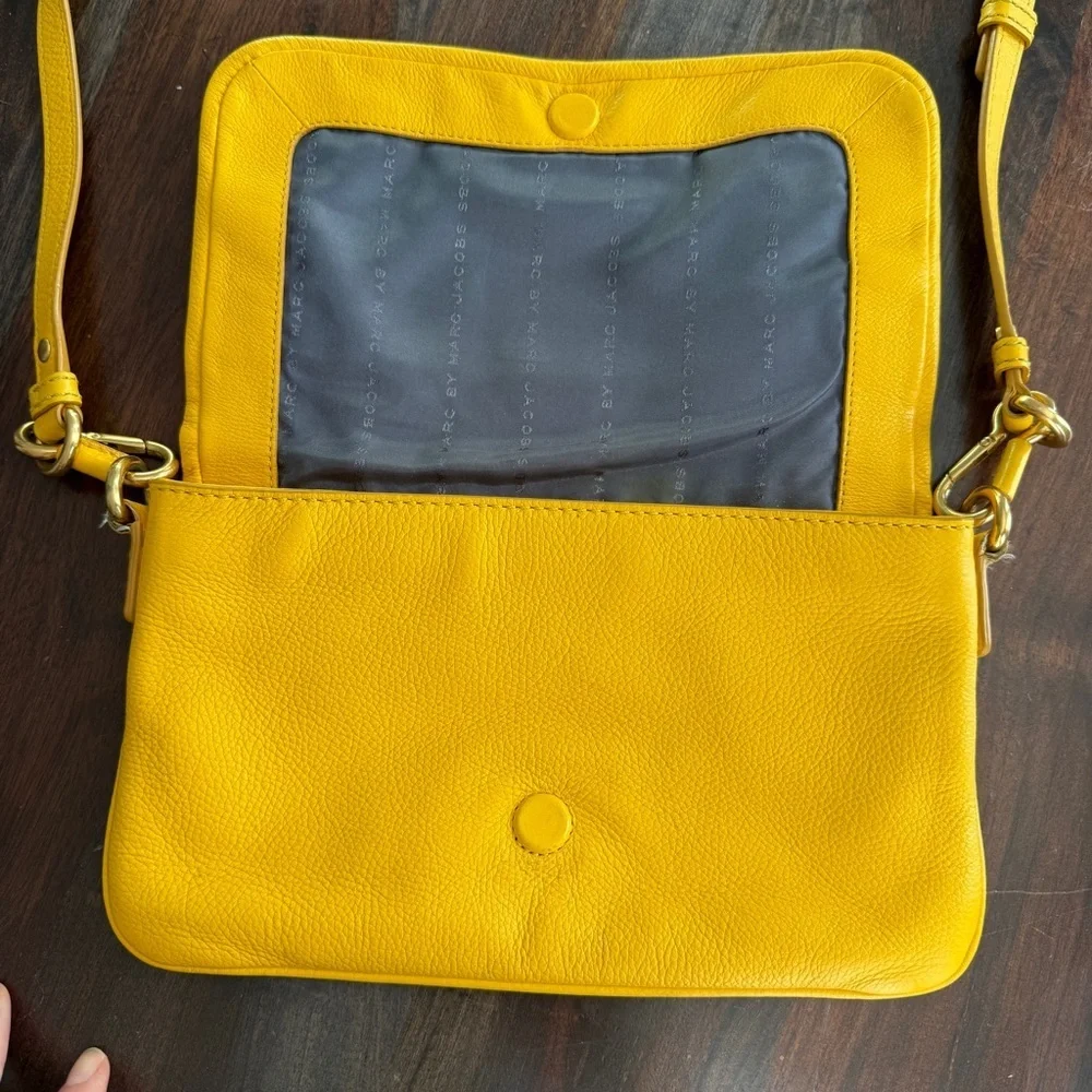 Marc by Marc Jacobs Yellow Leather Too Hot To Handle Sofia Crossbody Bag - Picture 7 of 10